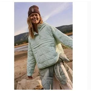 BNWOT Free People Pippa Pullover Packable Puffer Jacket - Size XS Mint Green